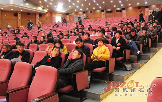 景德镇市第十四届人大第七次会议召开主席团第二次会议