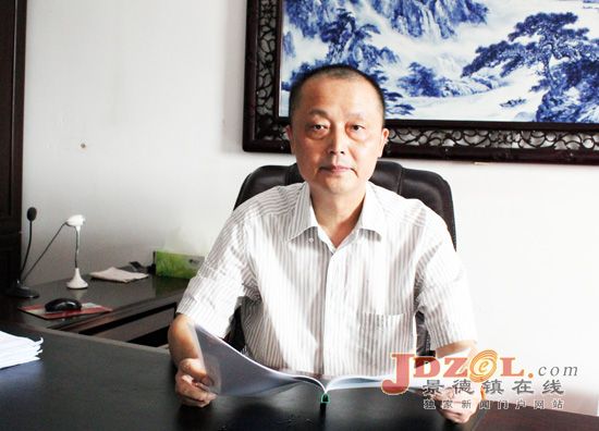 [迎党代会领导访谈]访市工信委主任李学锋
