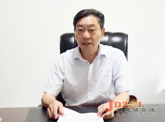 [迎党代会领导访谈]访市民政局局长胡友林