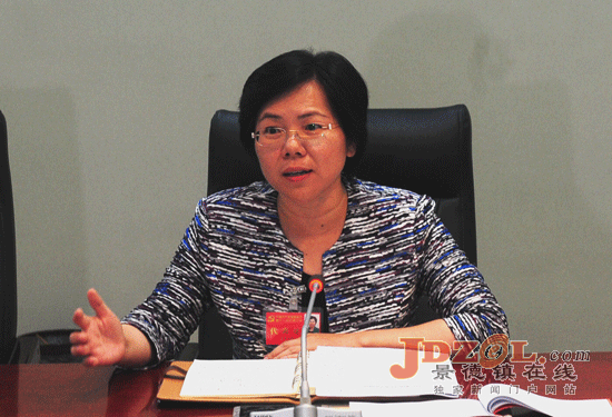 景市党代会分组讨论市委、市纪委工作报告