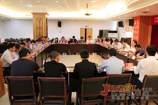 市青联学联召开学习贯彻党代会精神座谈会