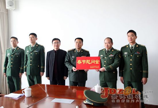 市领导走访慰问离退休老干部、困难职工等