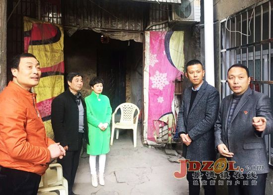 珠山街道莲社路社区:开展环境大整治活动
