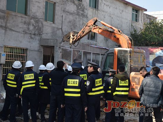 昌江城管分局全面拉开城乡环境大整治序幕