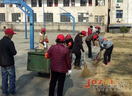 西郊街道景航社区开展环境卫生大整治活动