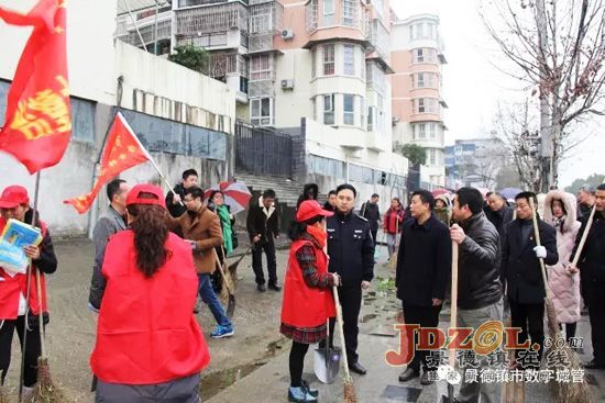 景德镇市城管执法局开展环境整治专项行动