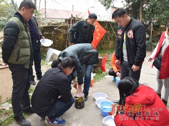 景市体育学校开展环境大整治主题党日活动