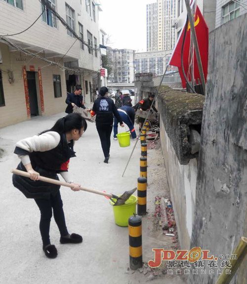 太阳船社区:党员带头当“环境整治先锋”