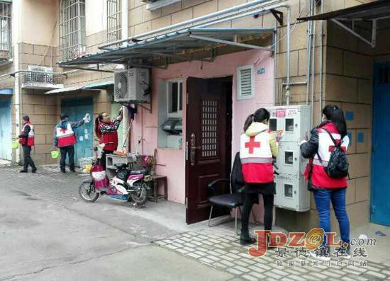 昌河街道昌盛社区“百人大战”环境大整治