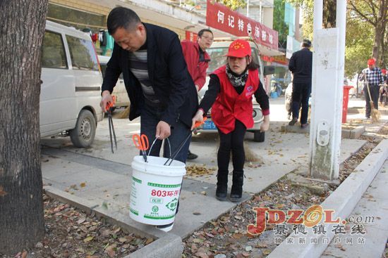 浮梁县交运局:开展环境卫生集中整治活动