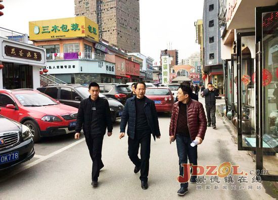市城市管理行政执法局城乡环境大整治工作略记