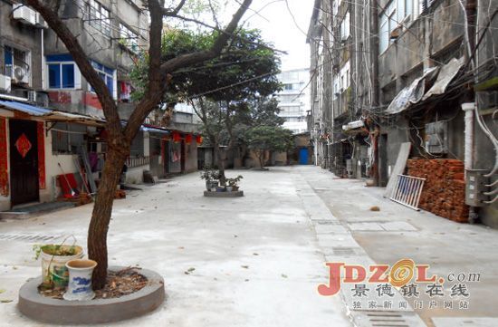 对景德镇市里弄小巷路面整治情况的调查