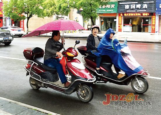 [黑榜]许多电动车车主不守规矩潜在的危险