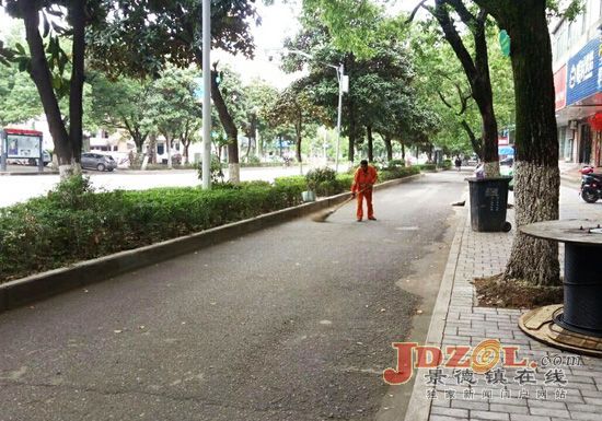 昌江区环卫局:做好五一期间环境卫生工作