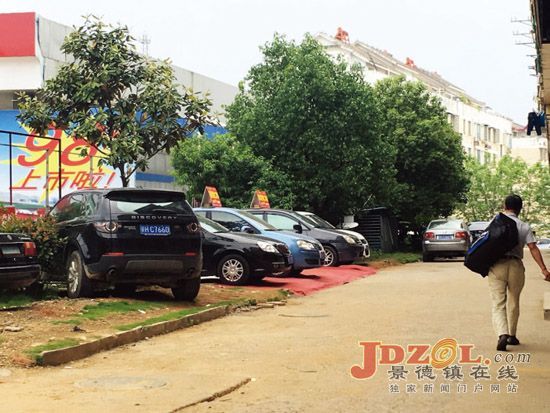 [黑榜]嘉华园小区环境脏乱差，居民有意见