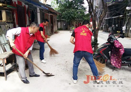 周路口街道云锦巷社区:开展主题党日活动