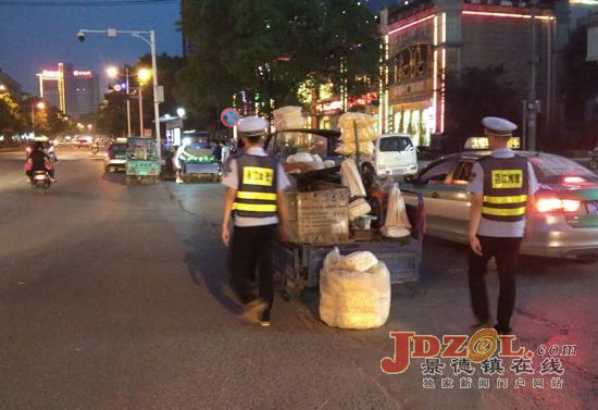 昌江区城管端午节期间整治市容“不打烊”
