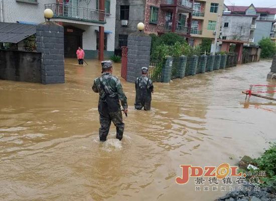 浮梁县干部群众全力抗击“6.23”洪灾纪实