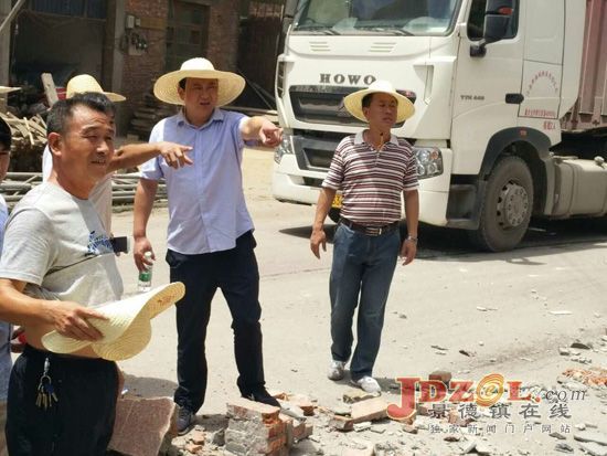 乐平市乐港镇：开展“拆违”专项整治行动