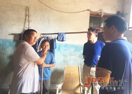 高新区人社局到丽阳镇洪家村开展精准扶贫
