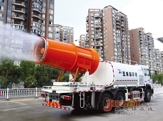 景德镇市首台多功能抑尘车投入使用