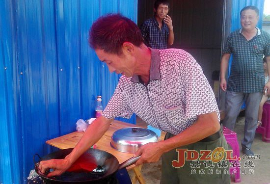 乐平市后港镇义方村党支部第一书记刘发桂