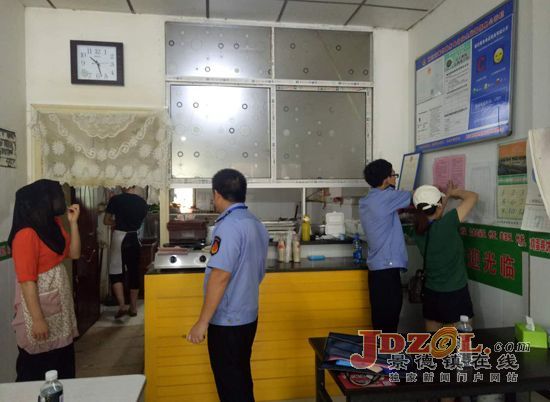 昌江区市监局开展禁烟、文明餐桌宣传活动