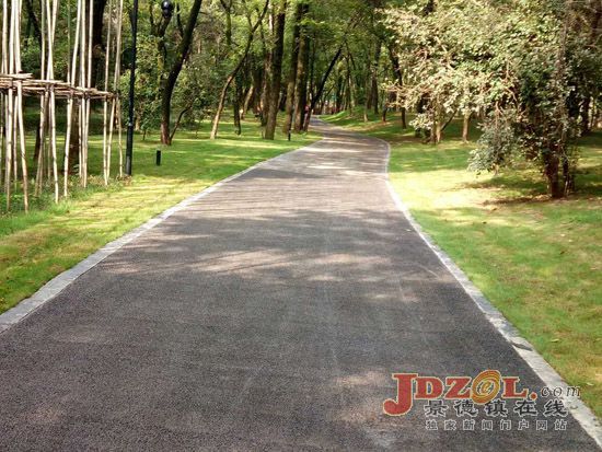 昌江区环卫局精细化保洁助力文明城市创建