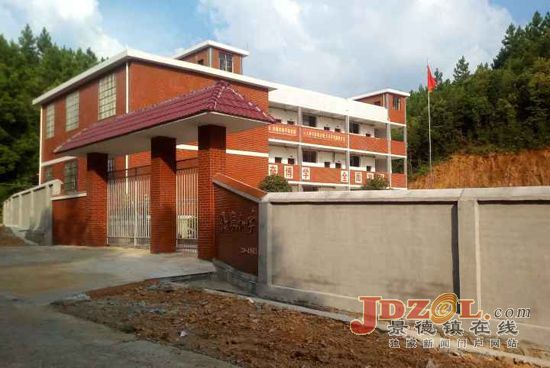 徐湾村：建设基础设施助力村民脱贫