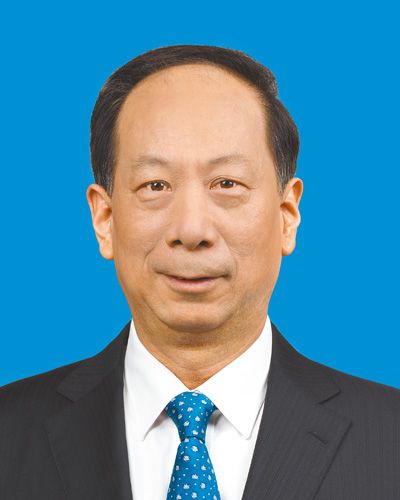石泰峰：牢记嘱托 走好新的长征路