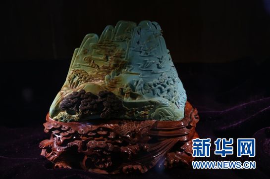 【喜迎十九大·文脉颂中华】全国网络媒体记者探访湖北非物质文化遗产绿松石雕