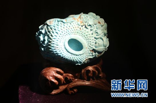 【喜迎十九大·文脉颂中华】全国网络媒体记者探访湖北非物质文化遗产绿松石雕
