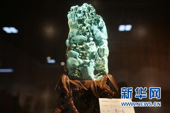 【喜迎十九大·文脉颂中华】全国网络媒体记者探访湖北非物质文化遗产绿松石雕