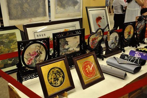 【喜迎十九大·文脉颂中华】短视频丨传绝活聚产业汇大师 “村改居”社区打造非遗保护新样本