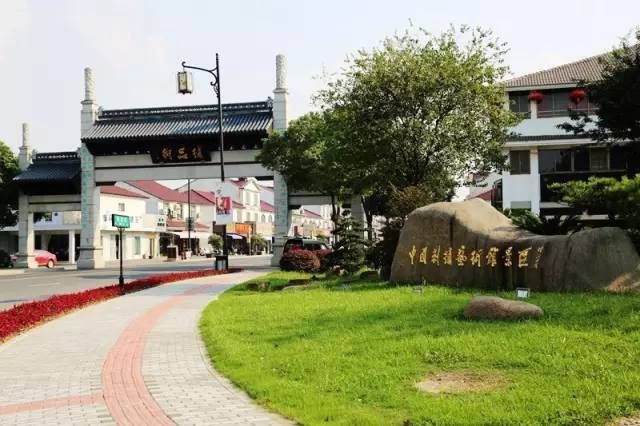 【喜迎十九大·文脉颂中华】匠心独绣，针尖上的镇湖苏绣，惊艳的可不只是时光……