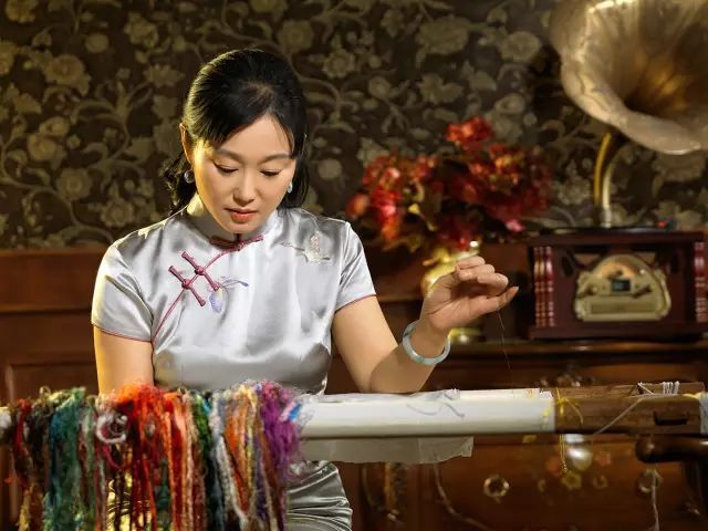 【喜迎十九大·文脉颂中华】匠心独绣，针尖上的镇湖苏绣，惊艳的可不只是时光……