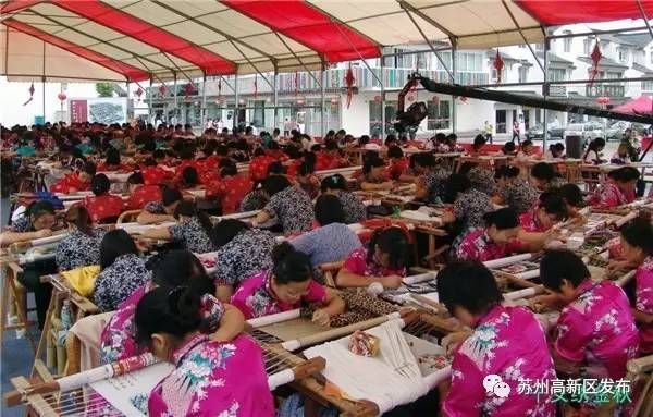 【喜迎十九大·文脉颂中华】匠心独绣，针尖上的镇湖苏绣，惊艳的可不只是时光……