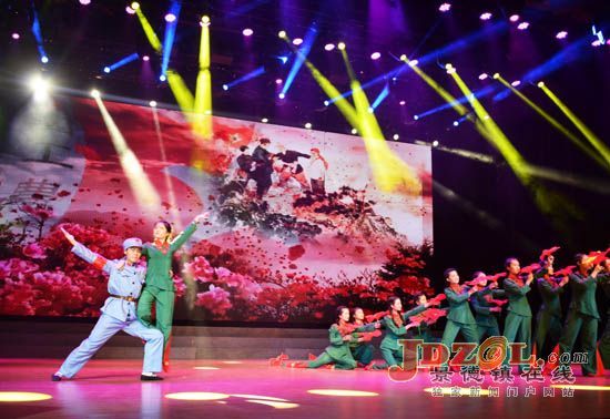 全市“喜迎十九大·同心永向党”汇演举行
