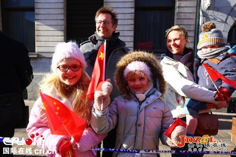 中国春节巡游活动在比利时举行(组图)