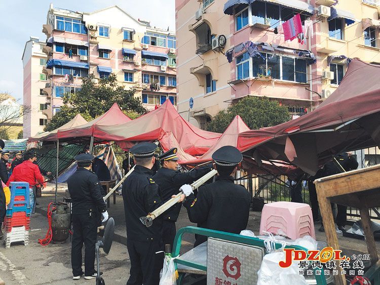 [双创双修]昌河街道城管中队依法拆除违建