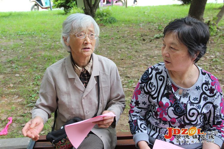 [双创双修]莲花塘社区市民谈创建文明城市