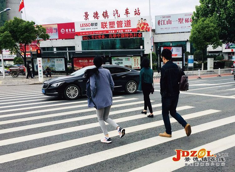 [双创双修]我市媒体记者：走街串巷看文明
