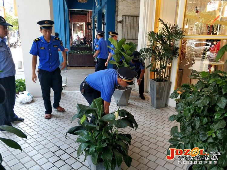 [双创双修]太白园街道城管：整治市容乱象