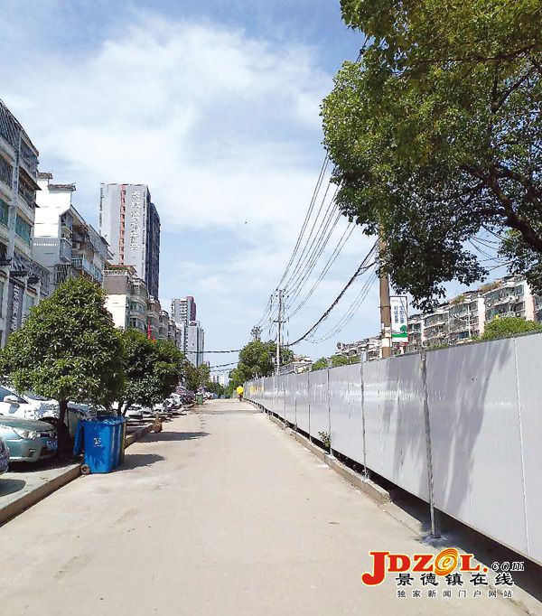 [双创双修]朝阳东路道路改造施工现场见闻