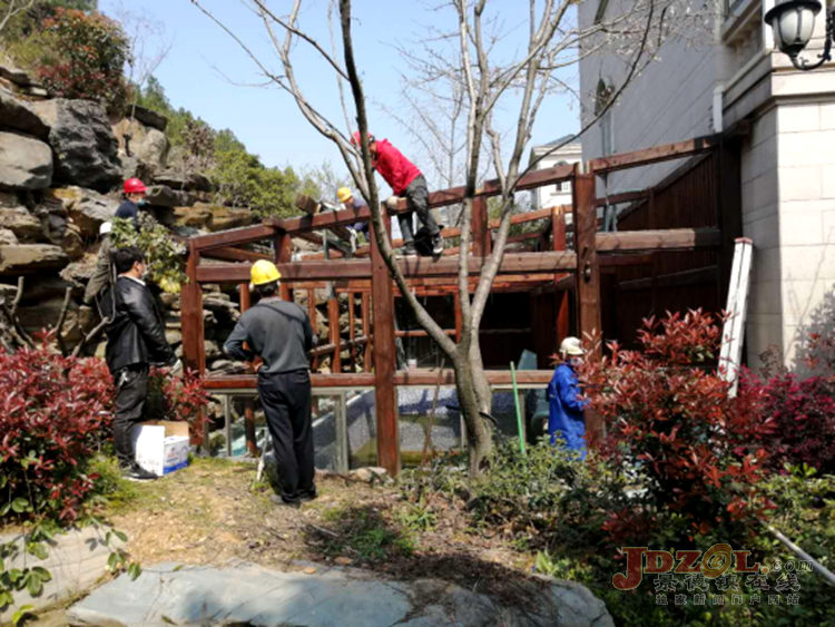 [双创双修]昌江城管：拆除侵占国有土地违章建筑21处