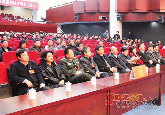 景德镇市第十四届人大七次会议预备会召开