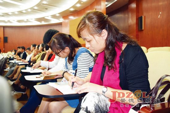 市党代会精神集中宣讲走进各县（市